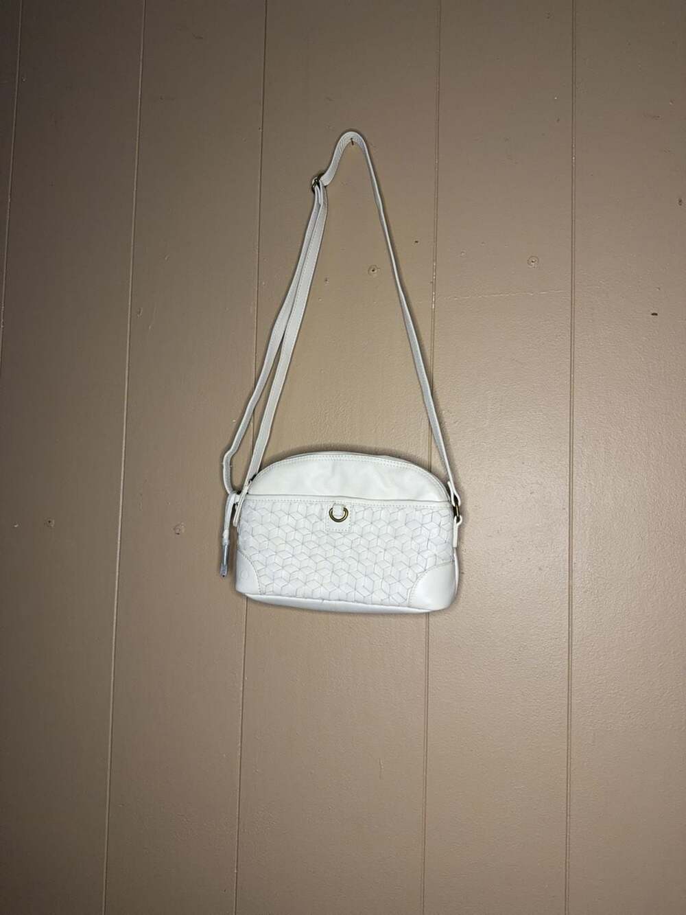 Born crossbody